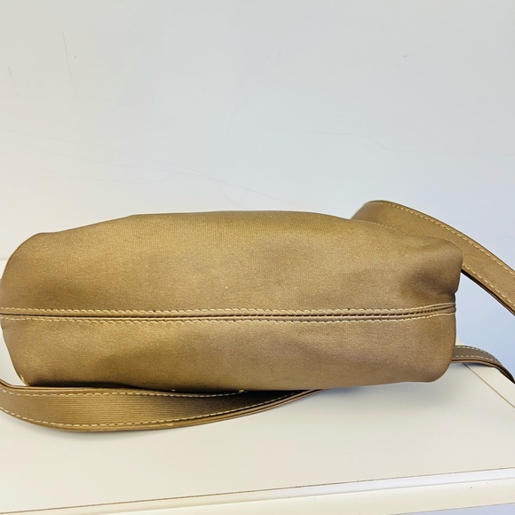 1990’s Tan Minimalist CARLOS FALCHI Crossbody - Picture 4 of 7